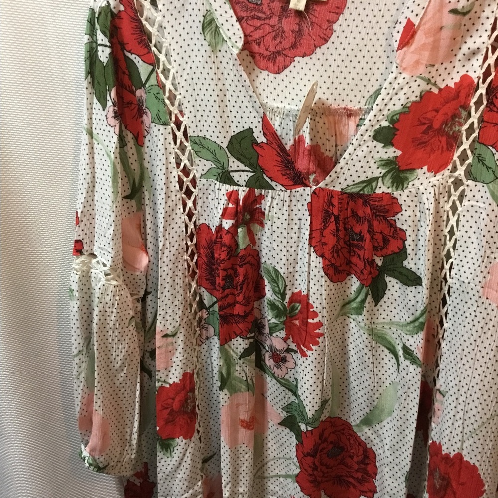 Oddy Brand Top/Tunic NWT Size Medium